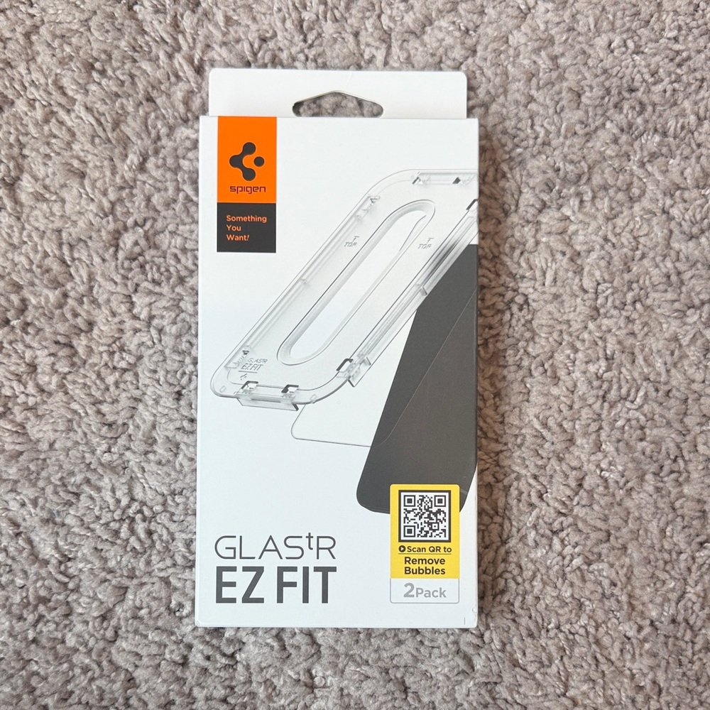 NIB Spigen Glas.tR EZ Fit Screen Protector Iphone 15